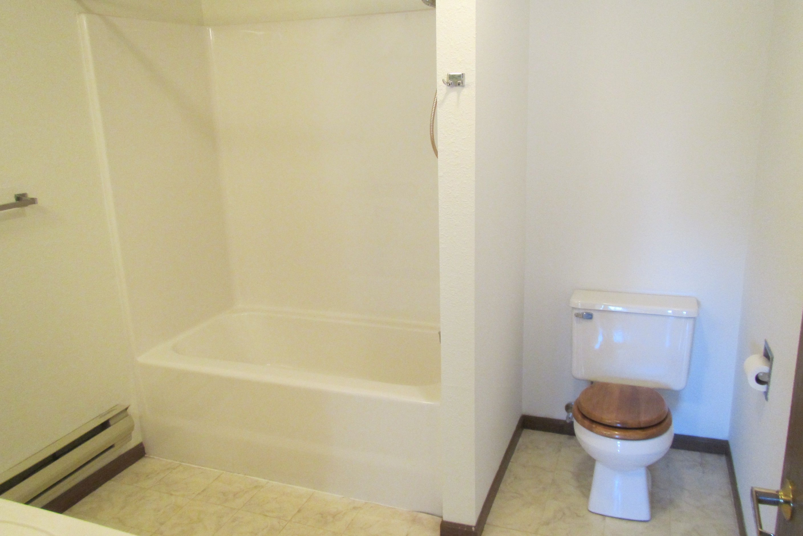 Chequamegon Apts (5)