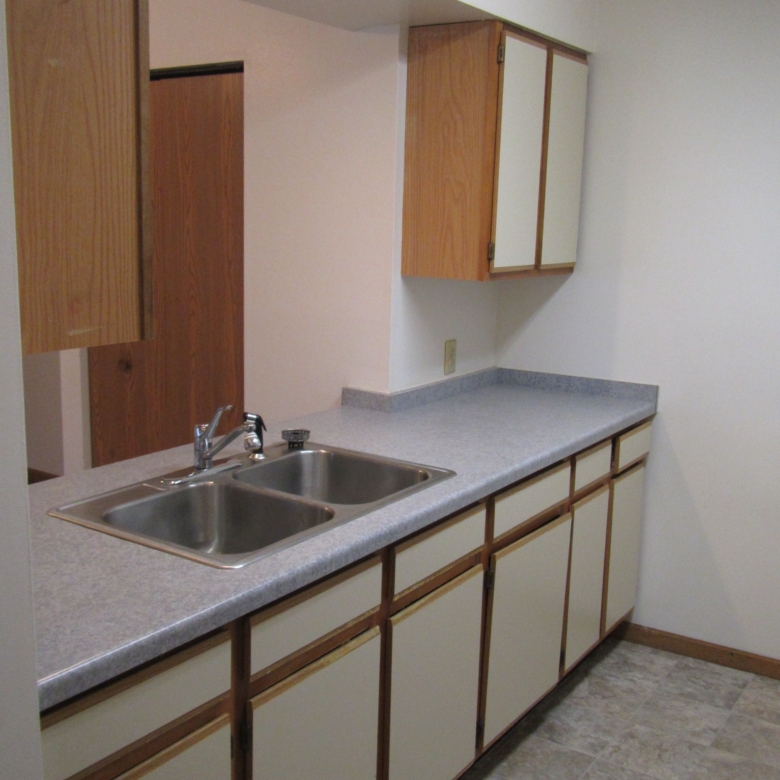 Pines Apts (4)