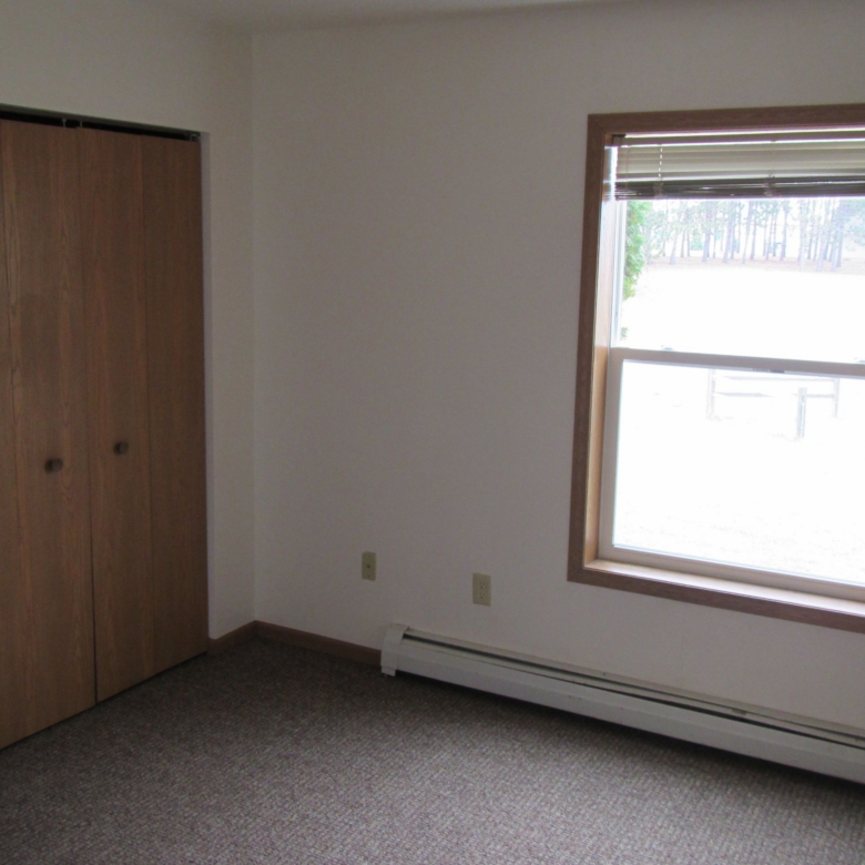 Pines Apts (7)