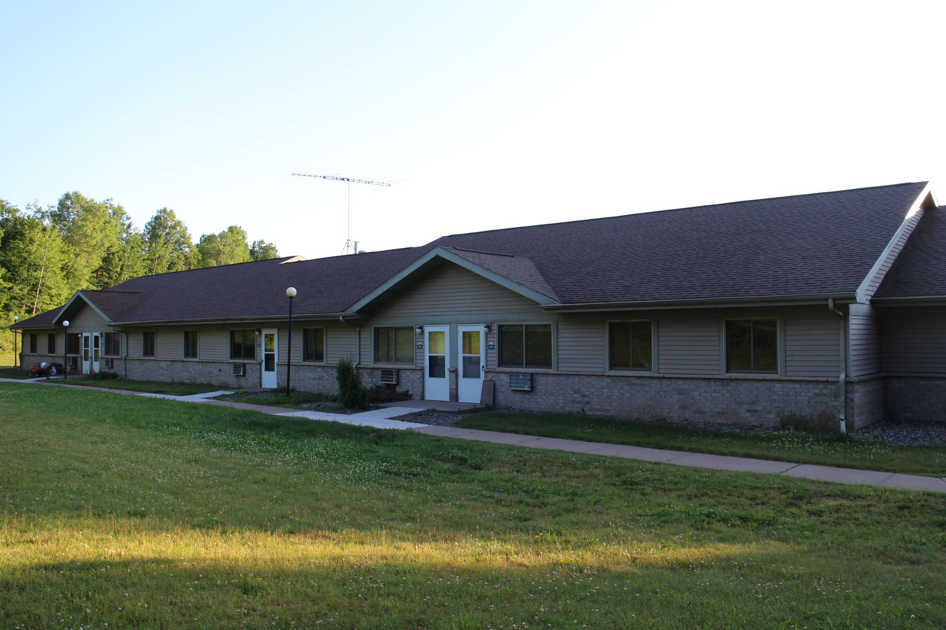 Range View Apts Building Exterior (Rear)
